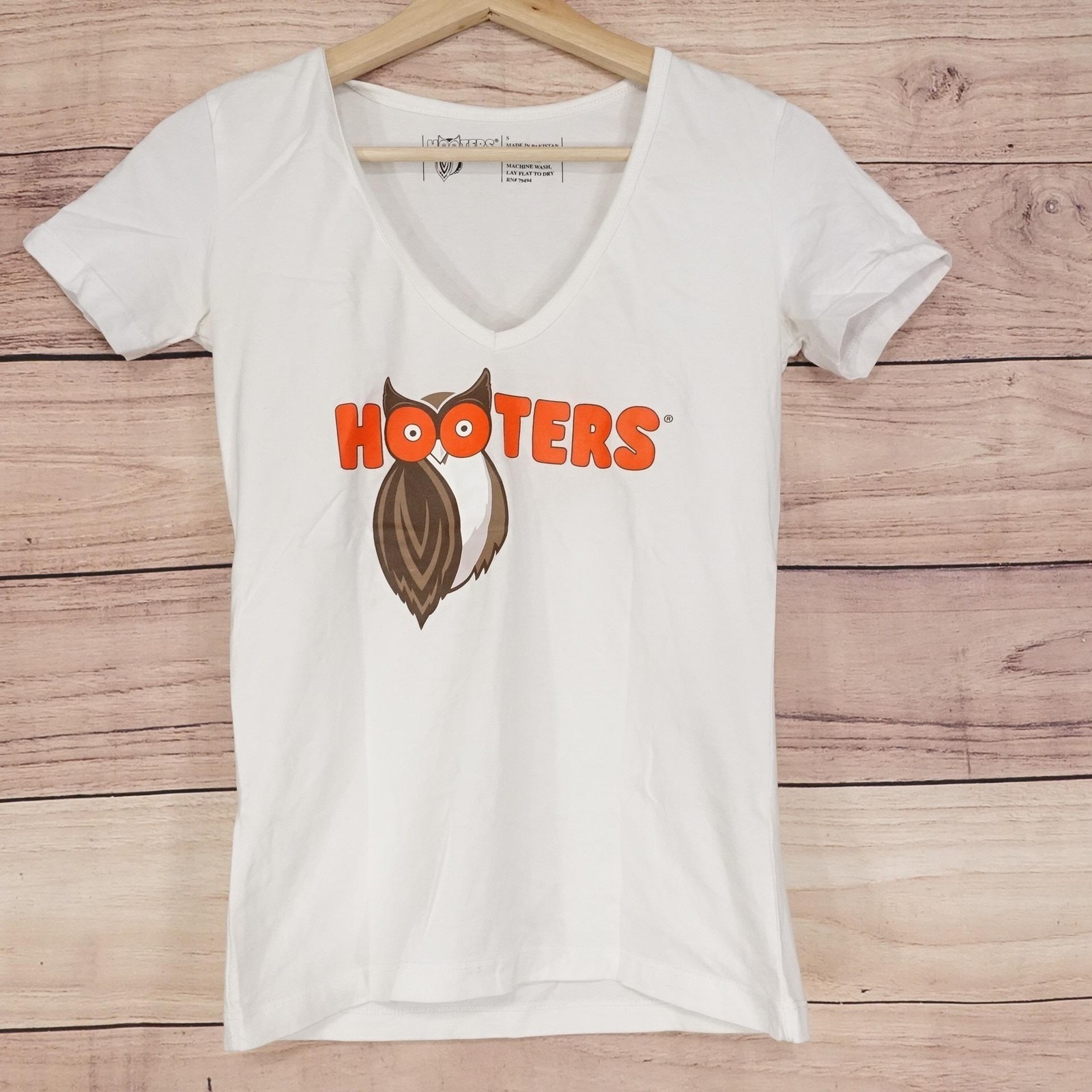 Hooters T-Shirt Womens S White V-Neck Short Sleeve Stretch Logo Graphic Top